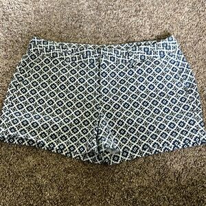 Khaki’s by GAP city shorts